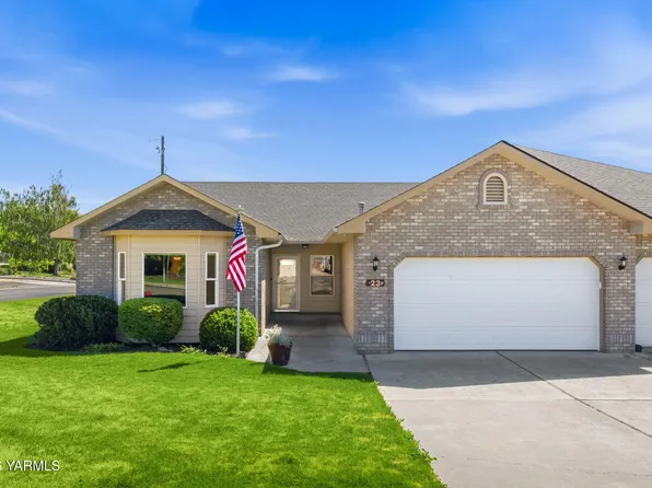 23 N 86th Ave, Yakima, WA 98908