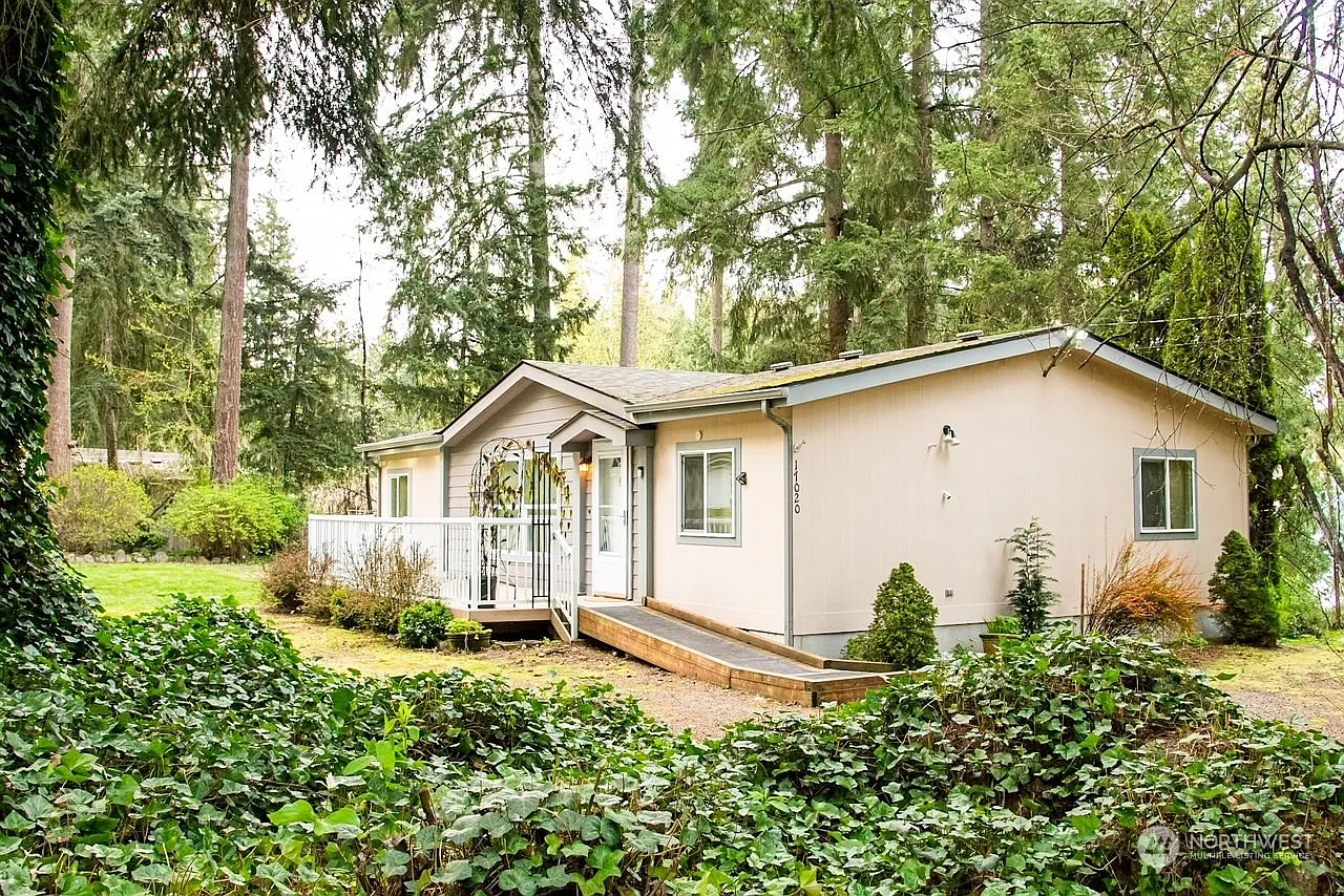 17020 Arborvitae Court SE photo 1