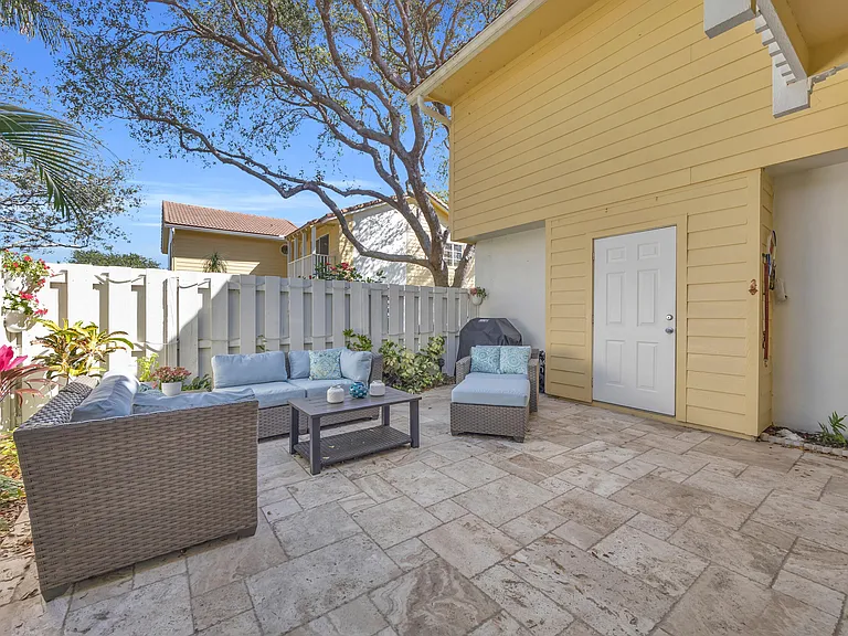 234 Seabreeze Cir — Photo 22