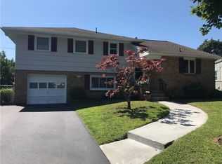 17 Angora Dr, Rochester, NY 14617