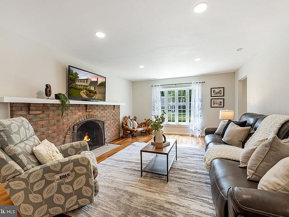 5th image of 7808 Braemar Way