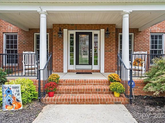 3rd image of 16650 Ruby Hill Pl