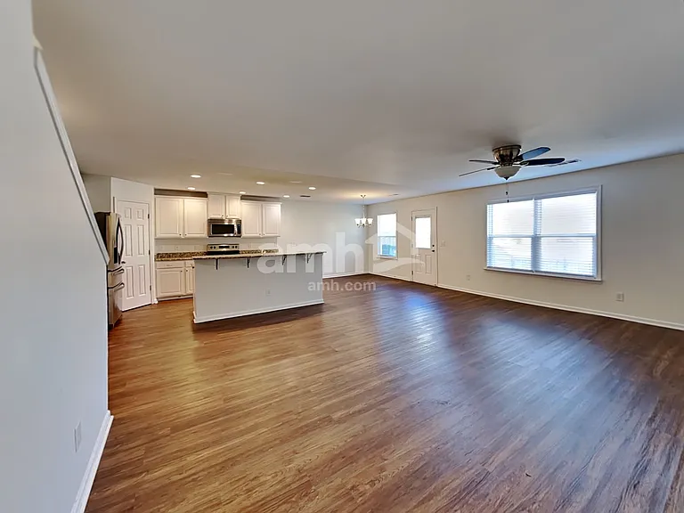 536 Rock Island Way — Photo 5