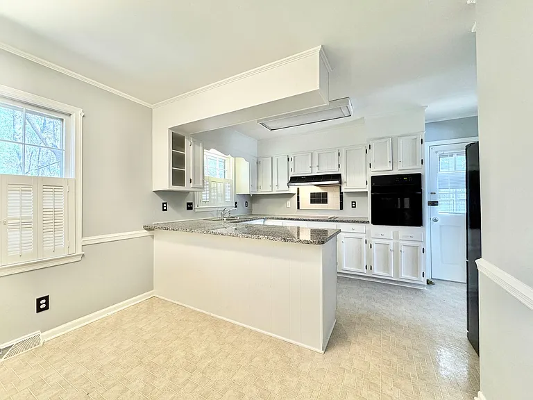 6104 Buckhorn Rd — Photo 7
