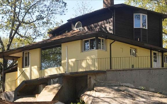 Private yard spaces/Top of Hill Views