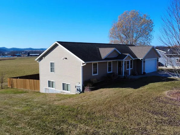 28414 Clary Ln, Richland Center, WI 53581