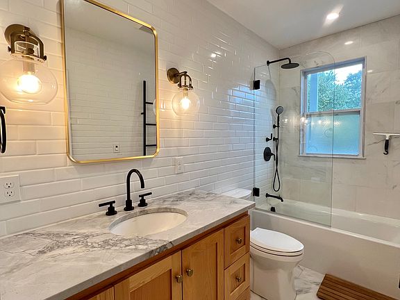 3rd image of 492 Washington St #3