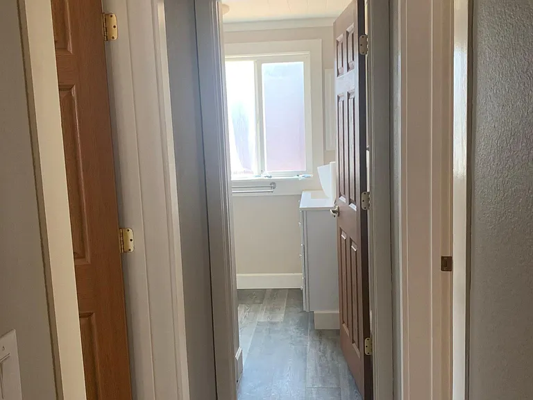407 Berry St — Photo 10