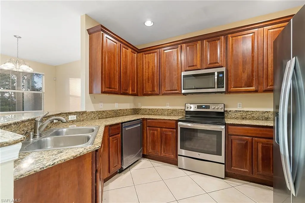 3 bed, 2.5 bath, 1679 sqft, $2,500 — Photo 4