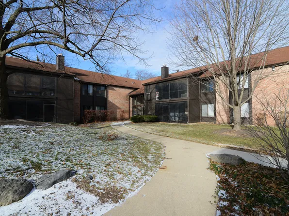 720 Saint Andrews Ln APT 14, Crystal Lake, IL 60014