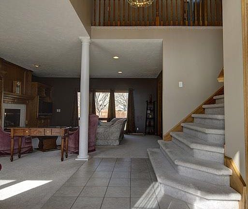 2nd image of 306 Pheasant Run Ln