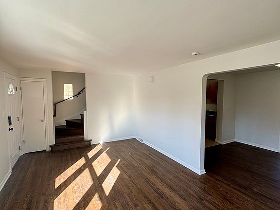 3rd image of 3338 W 83rd Pl
