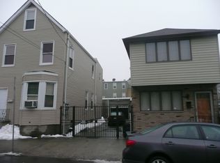 77-79 Warwick St, Newark, NJ 07105
