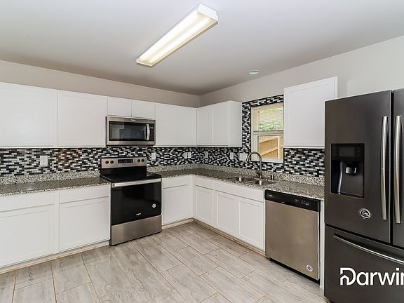 4th image of 521 Wendover Dr