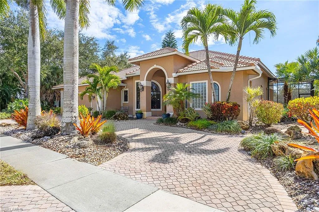 3 bed, 2.0 bath, 2244 sqft, $6,000 — Photo 1