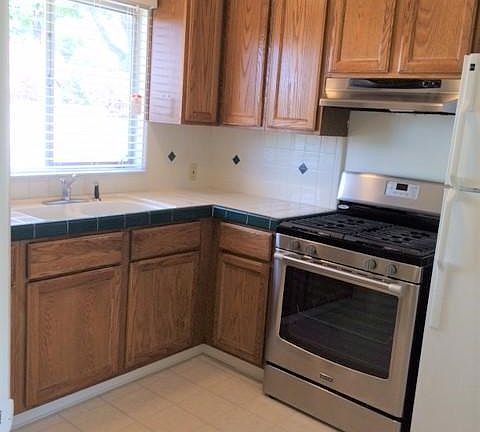 3rd image of 1305 E Haley St #A