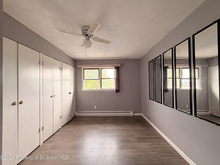 328 Crown Ave — Photo 8