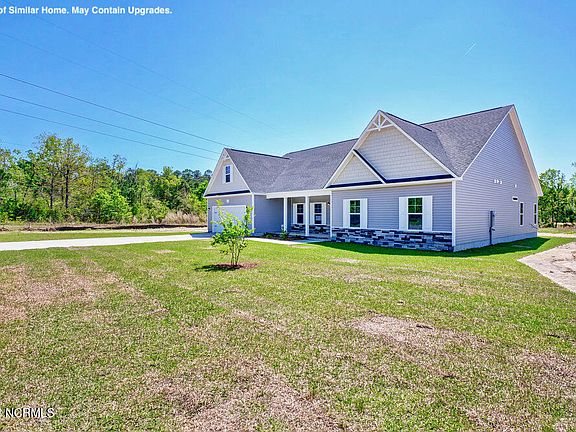 3rd image of 804 Adell Court