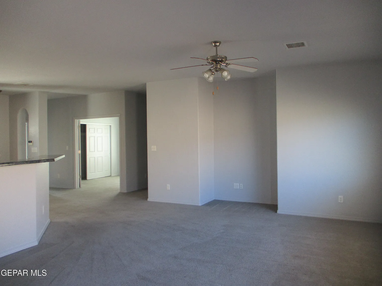 4 bed, 2.5 bath, 1735 sqft, $1,800 — Photo 3