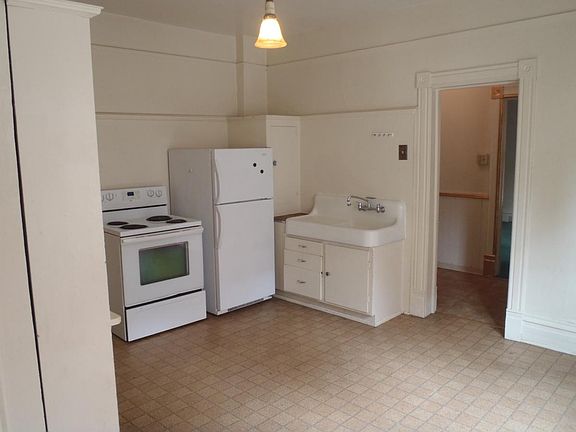4th image of 102 Jefferson St