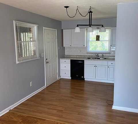 3rd image of 107 Dove Valley Ln #107