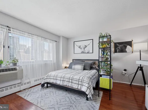 2101 Chestnut St APT 1107, Philadelphia, PA 19103