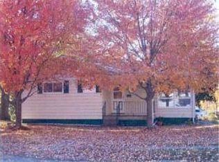908 Grand Ave, Muscatine, IA 52761