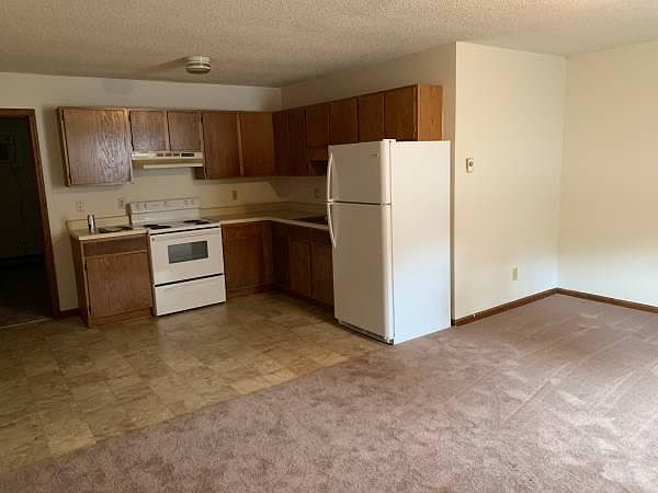 1st image of 111 Larkin Ln