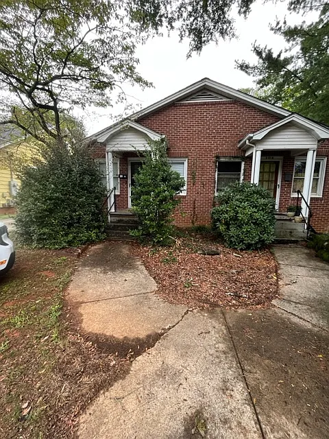 2 bed, $1,000 — Photo 1