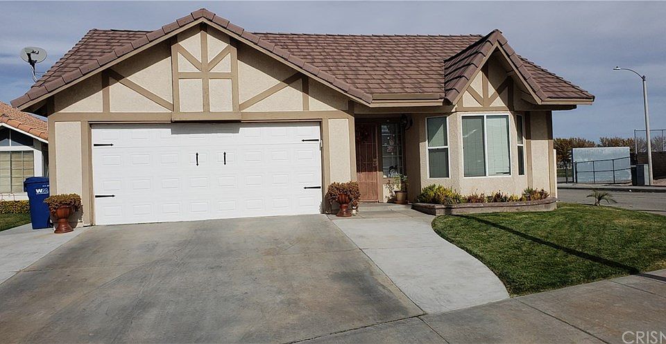 1st image of 4955 Essex Dr