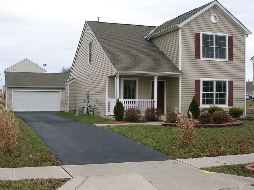 1st image of 1145 Lake Forest Dr