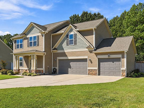 3rd image of 41 Callisto Way