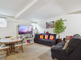 206 Main St #1023, Millburn, NJ 07041