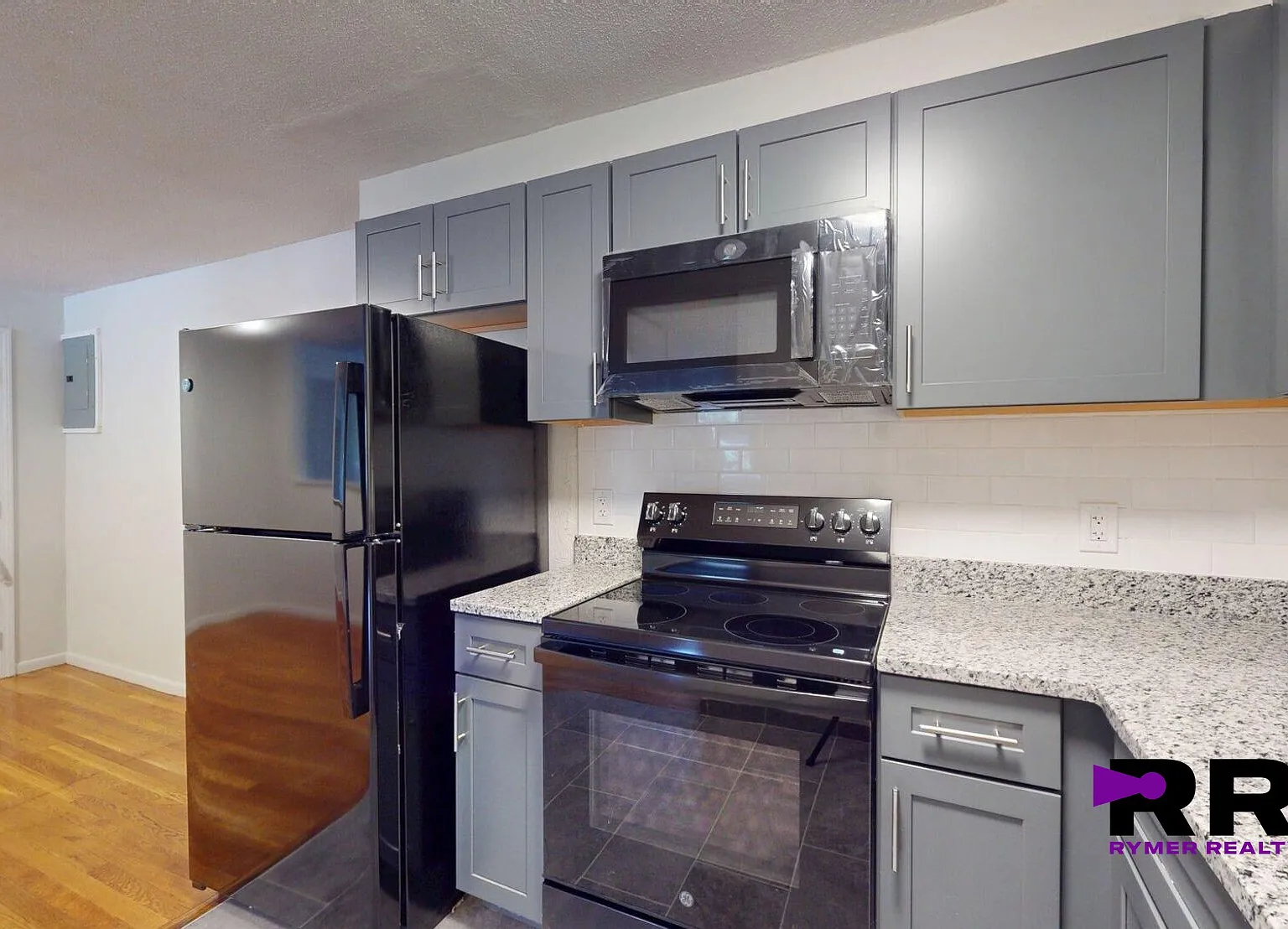 2 bed, 1.0 bath, $2,150 — Photo 2