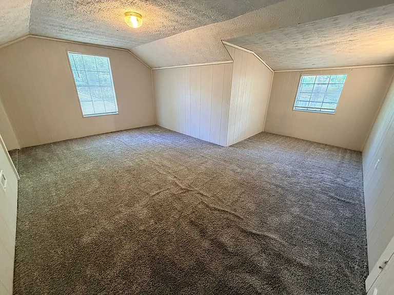 1005 N Oak St #B — Photo 24