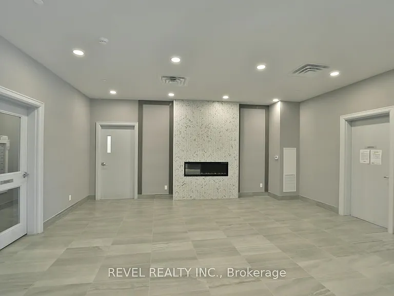 150 Oak Park Blvd #503 — Photo 32