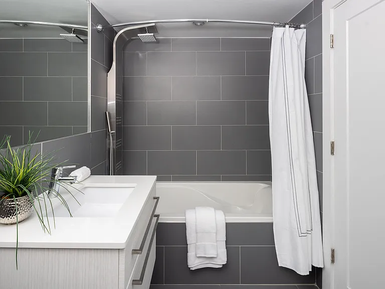 Rittenhouse Hill Studio Bathroom