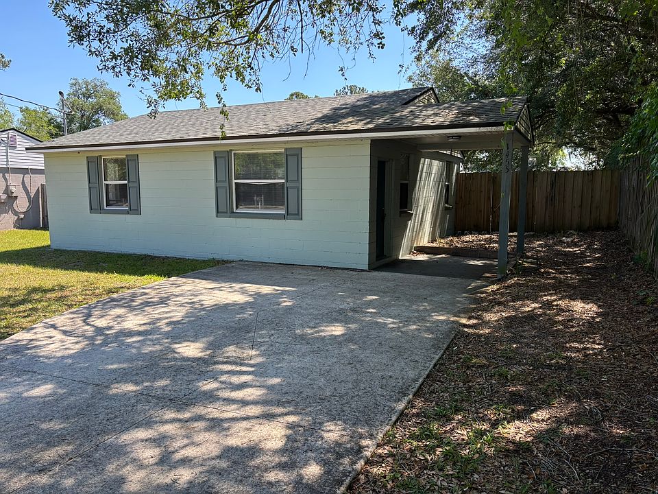 1st image of 1455 Combs Rd