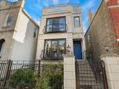 1511 W Superior St, Chicago, IL, 60642