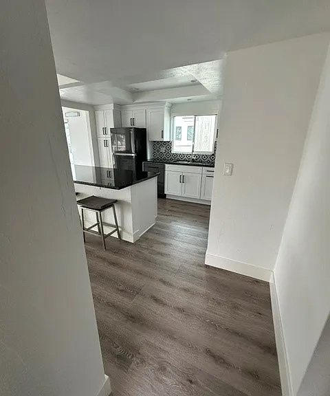 706 1/2 Narcissus Ave — Photo 8