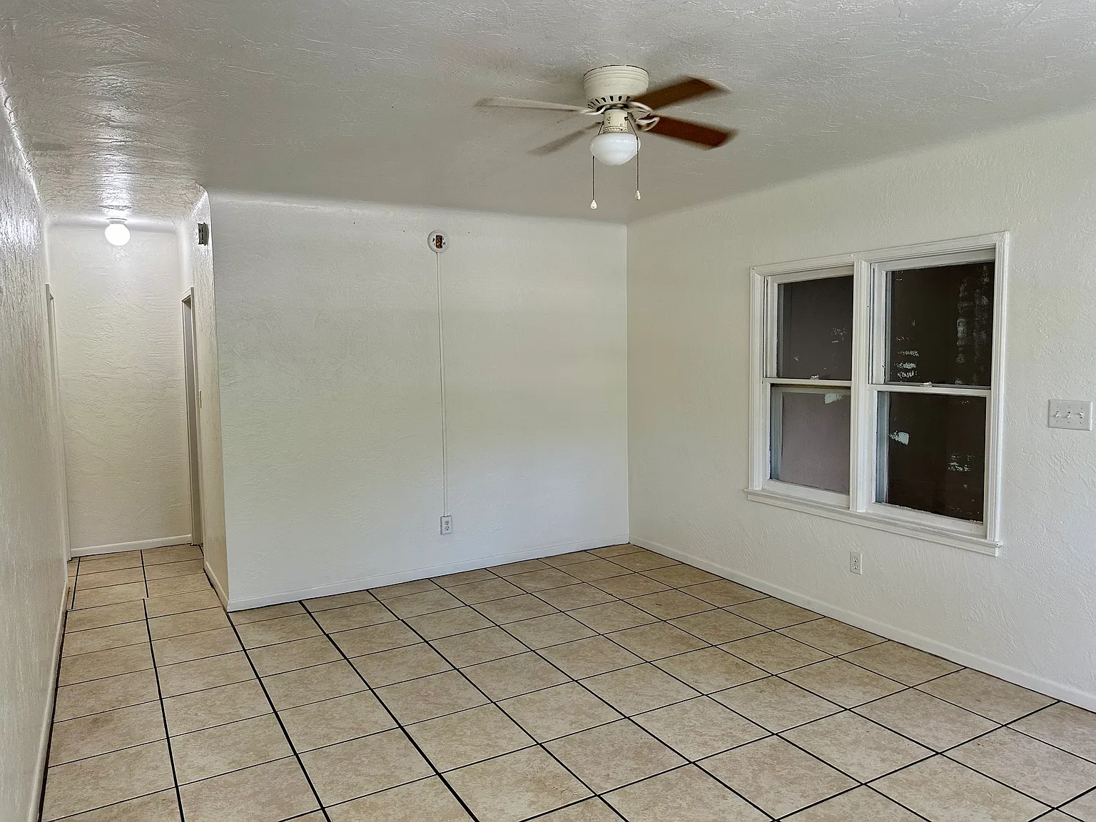 911 Winchester St — Photo 2