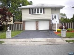 222 Mehrhof Rd, Little Ferry, NJ 07643