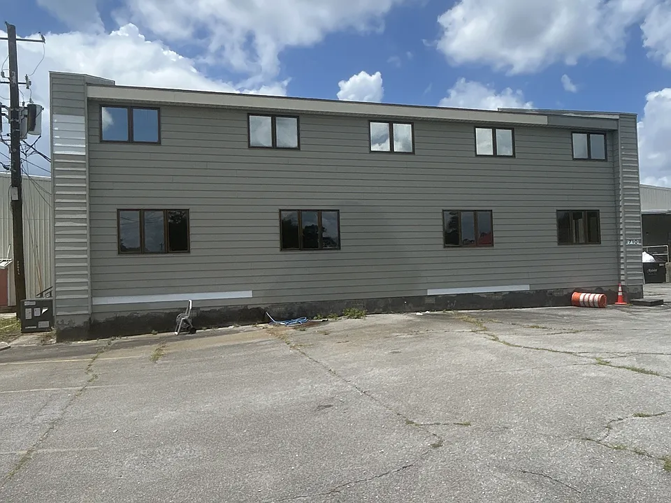 Building Photo 3