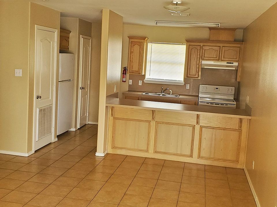 2nd image of 1006 Lilia Dr #161