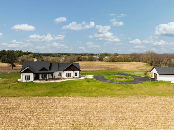 N7117 Black Creek Rd, Princeton, WI 54968