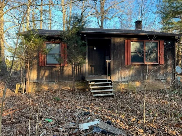 5485 Wild Turkey Rd, Whitsett, NC 27377