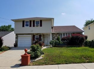 1111 Hower Ln, Philadelphia, PA