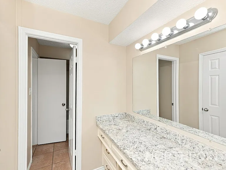 1315 Drury Dr — Photo 12