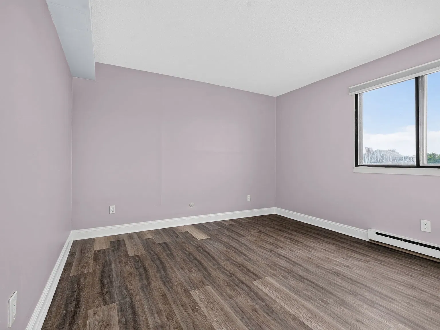 2 bed, 903 sqft, $3,300 — Photo 3