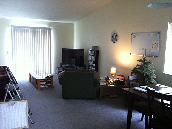 Living room and dining room, 2008 #D, Crater Lake Avenue_033